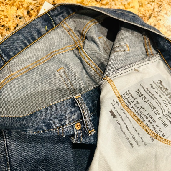 Levis Strauss & Company 505 denim jeans SIZE 36x34 - Picture 6 of 8
